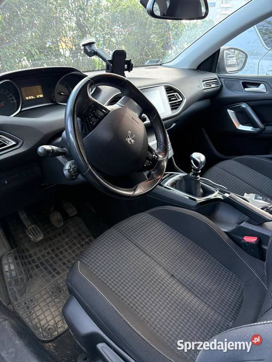 Peugeot 308 T9 15 z 2019 roku nowy silnik Warszawa