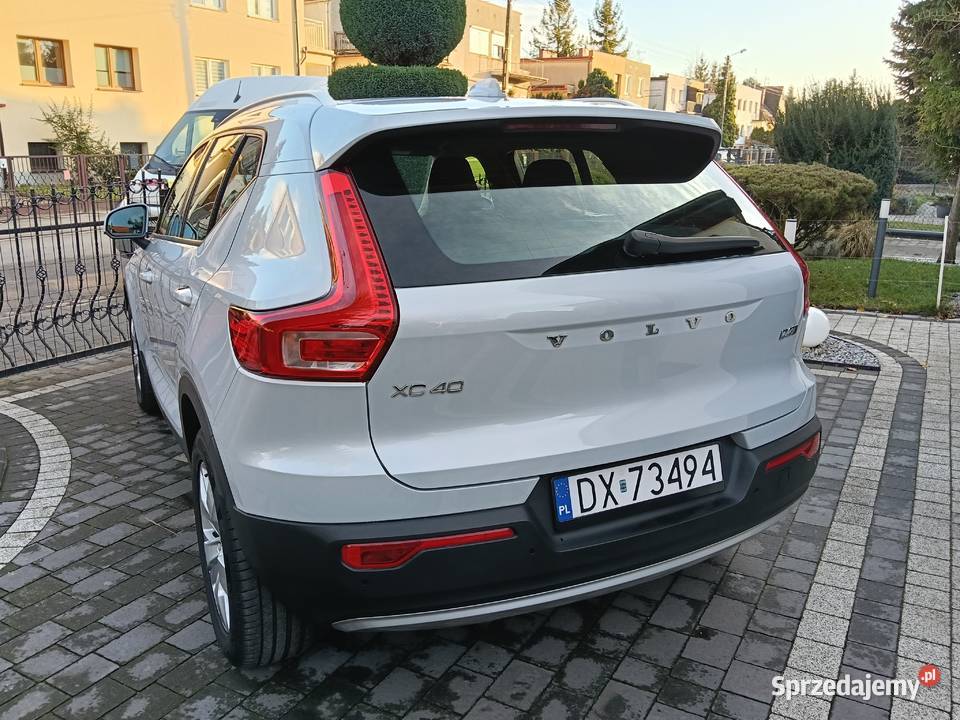 VOLVO XC40 20d 4x4 Navi Full LED Kamera virtual Rok produkcji 2019