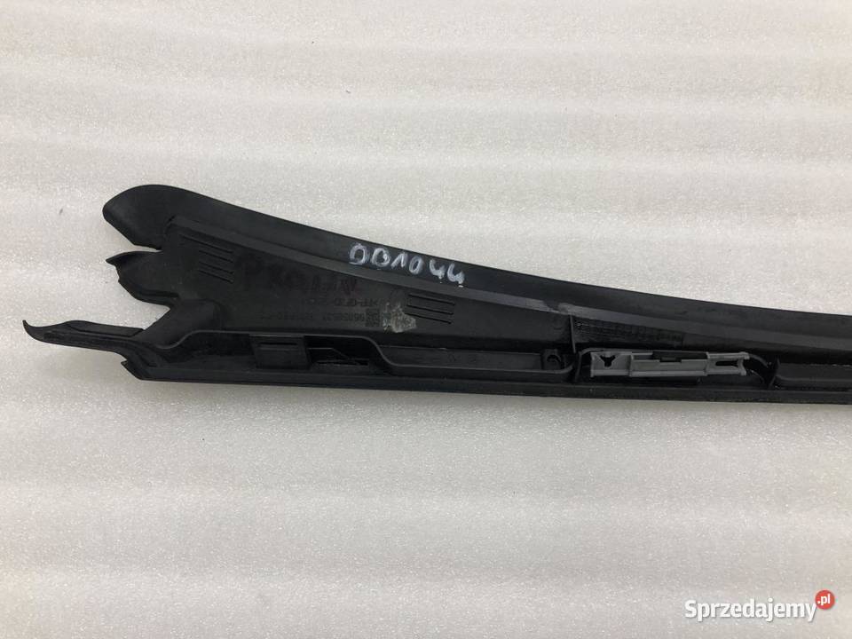 LISTWA SZYBY CZOŁOWEJ 96858533 PEUGEOT 5008 sprzedam