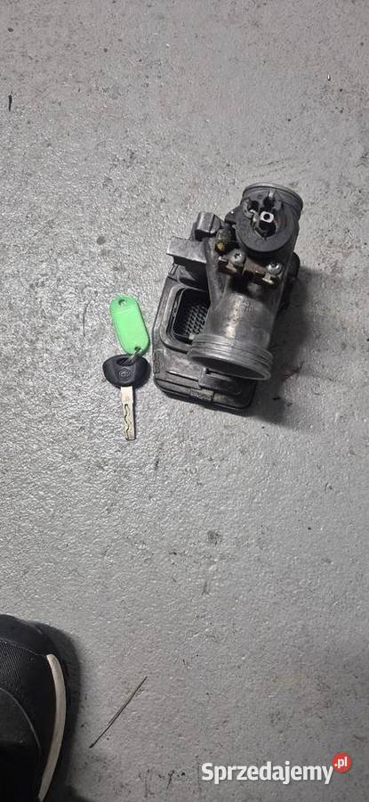 Przepustnica kluczyk stacyjka Piaggio X10 zestaw Poręba Wielka sprzedam