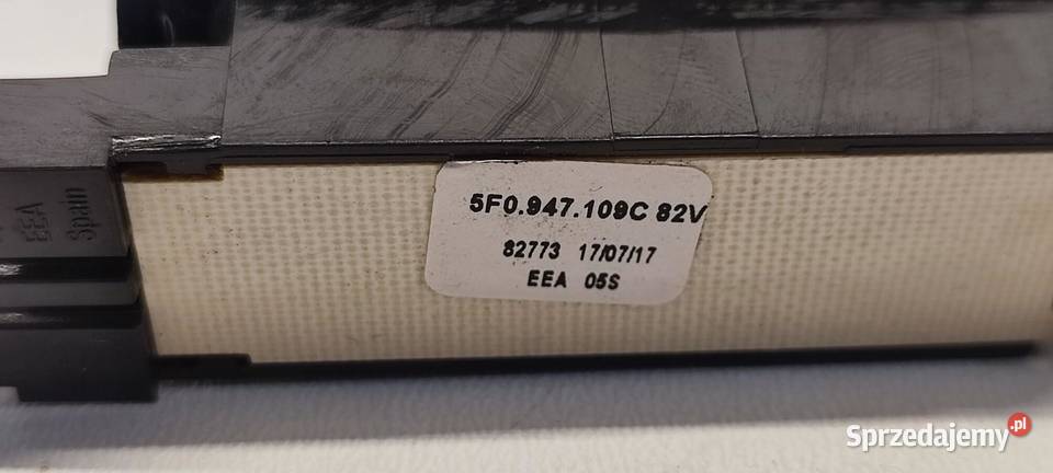 VW TIGUAN II LAMPKA KABINY WNĘTRZA 5F0947109C