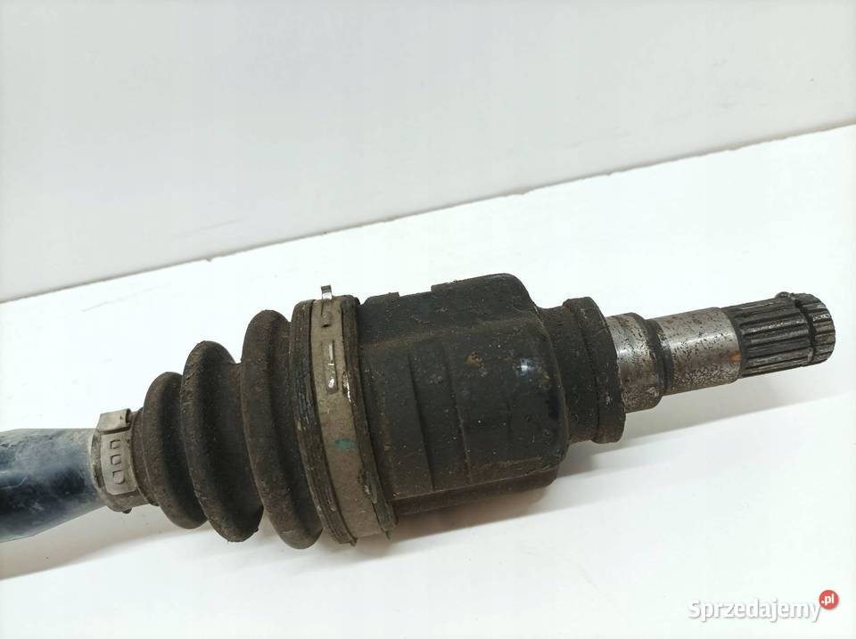 PÓŁOŚ PRAWY PRZÓD 16 B T27 132 Toyota Avensis