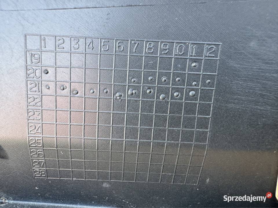 Zderzak przód ramka atrapy grill audi q4 etron Sieraków