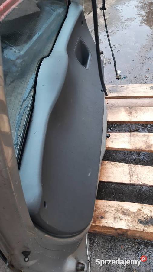 klapa bagażnika Ford C kompletna bez korozji Dębno