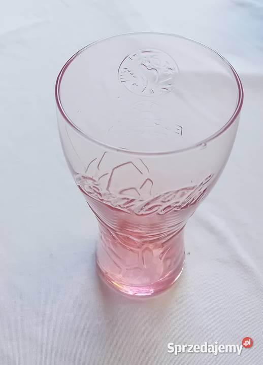 Różowa kolekcjonerska szklanka Coca Cola UEFA Koźminek
