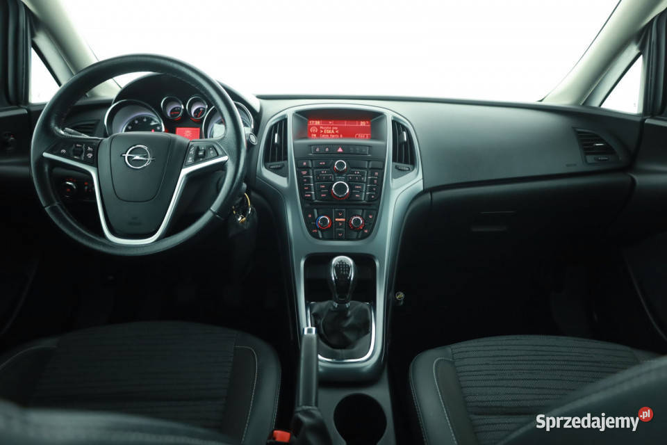 Opel Astra 14 T srebrny Piaseczno sprzedam