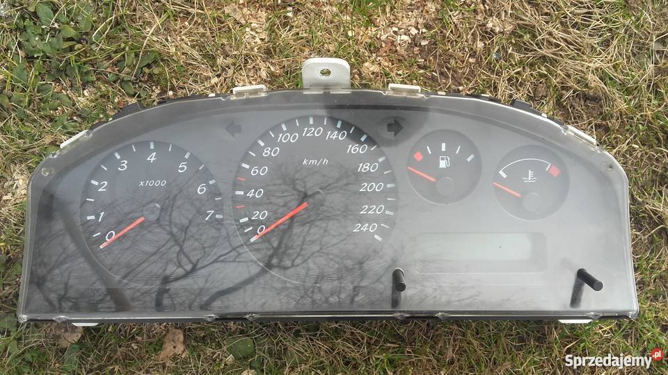 Licznik, zegary Nissan Almera N16 2002 + plastikowa ramka