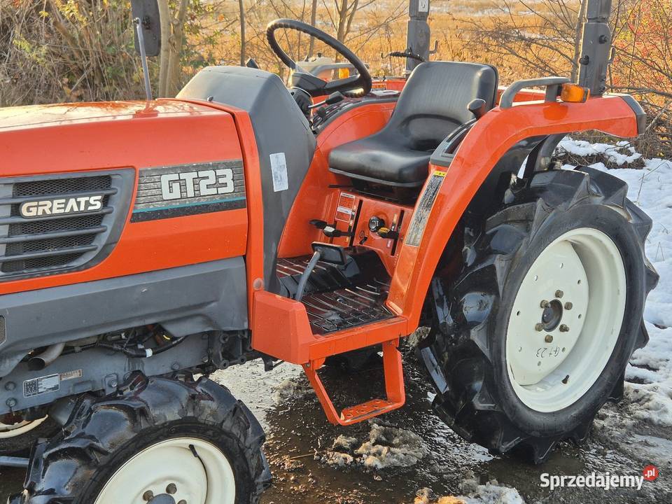 Traktorek KUBOTA GT23D 23 44 Wspomaganie Napęd 4x4 Małuszyn