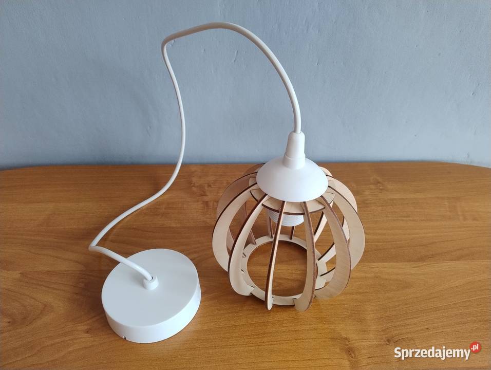 NOWA Lampa wisząca BOHO z drewnianym kloszem Blachownia