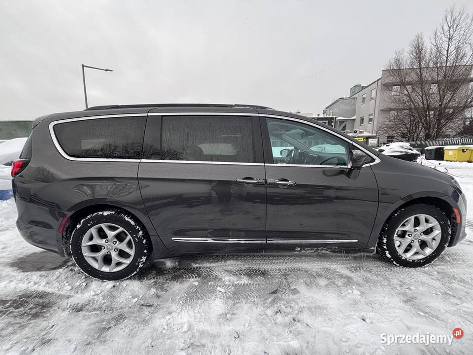 Chrysler Pacifica 2017 mazowieckie Warszawa