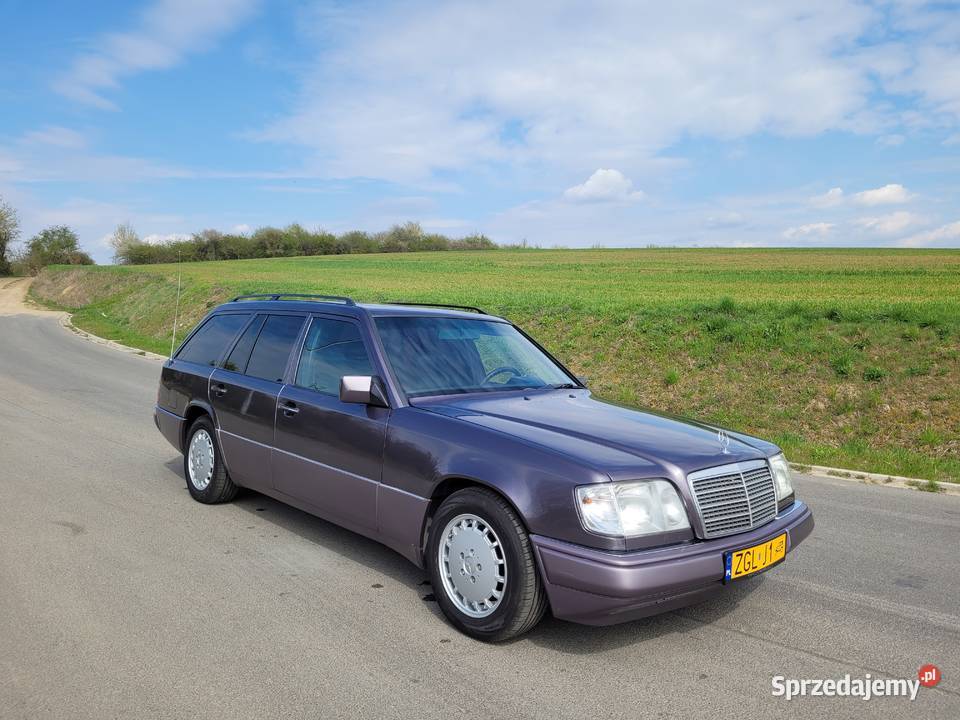 MercedesBenz S124 E220T żółte blachy Czepino