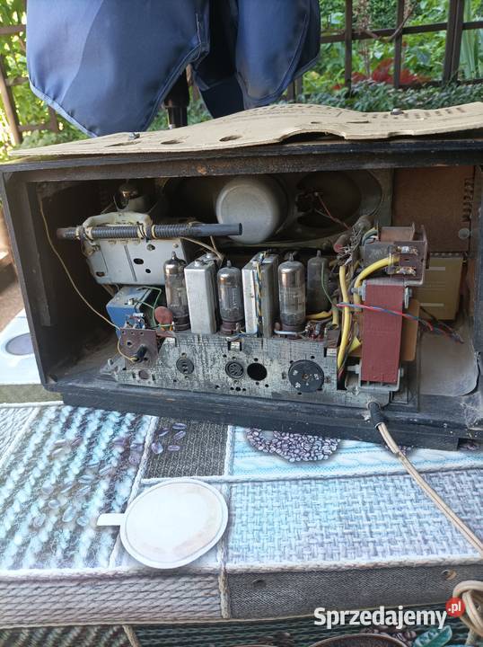 Telefunken Jubilate L 1351 małe radio lampowe