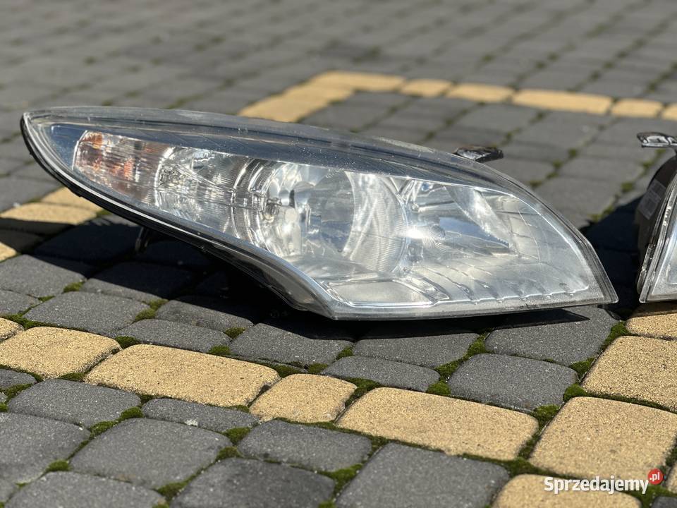 Megane 3 Lampa PRAWY PRZÓD Narama