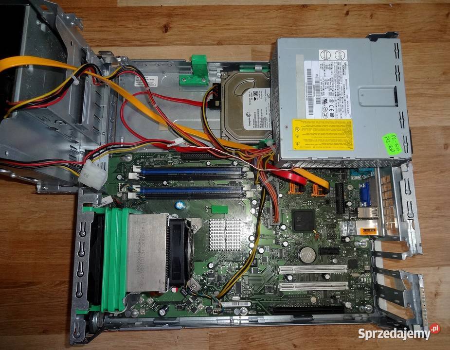 Komputer desktop FujitsuSiemens Esprimo E5720