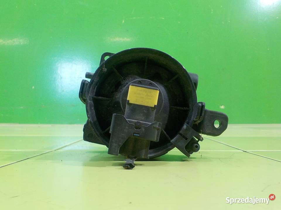 VOLVO V70 III 24 D5 08r KOMBI 5D halogen prawy