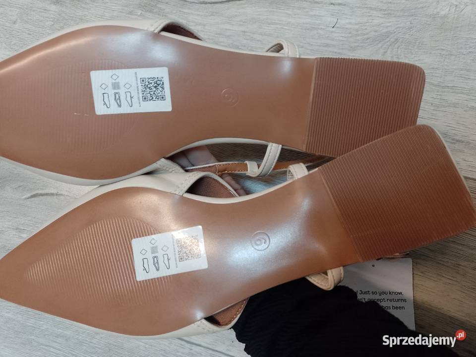 42 ASOS Design Beżowe bogato zdobione baleriny z Kraków