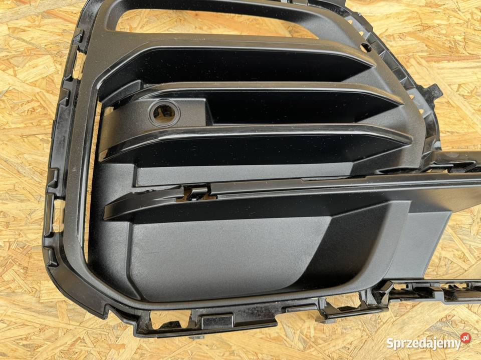 Kratka zderzaka przód prawa rh BMW x5 G05 5111 Rok produkcji 2021 Pozostałe Sieraków sprzedam