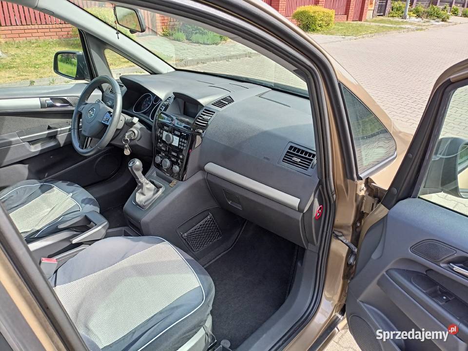 OPEL ZAFIRA 17CDTI 2013R welurowa tapicerka Bełchatów sprzedam