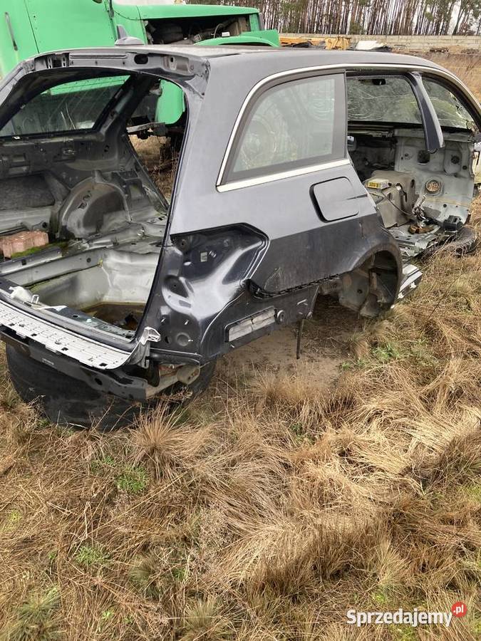 Błotnik prawy tył ćwiartka mercedes W 212 kombi Rok produkcji 2012 Wolsztyn