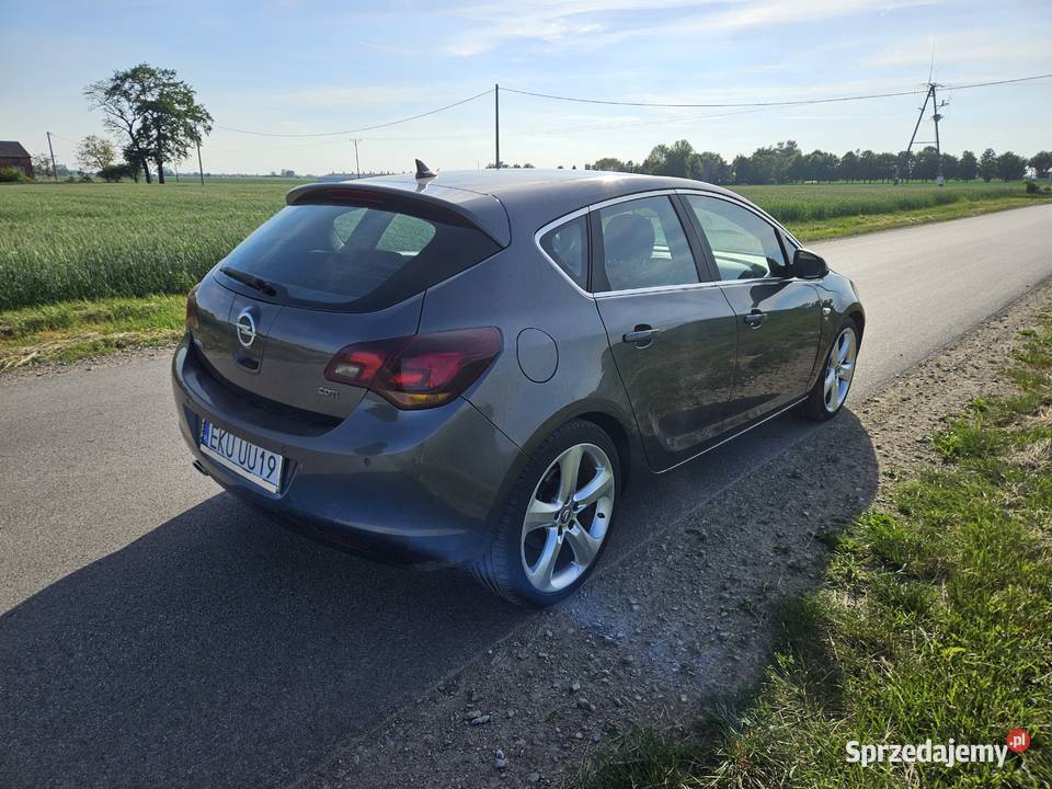 Opel Astra J w wersji Cosmo Bedlno
