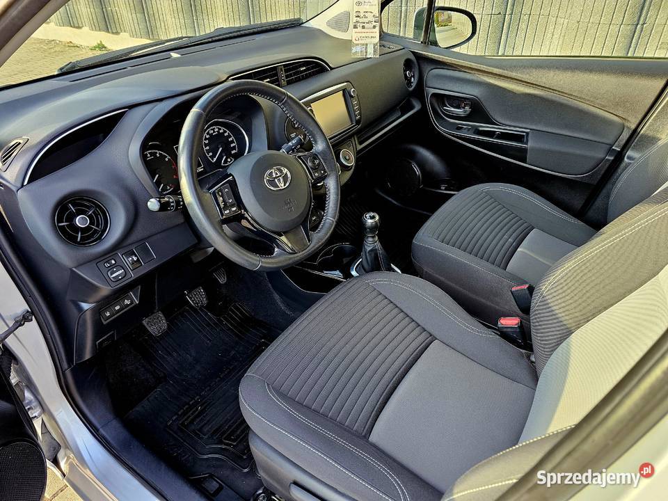 Toyota Yaris 15 Premium Salon Polska Mały 111KM Ostrołęka