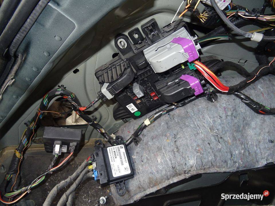 MODUŁ TYŁ NADWOZIA REC BSI STEROWNIK SKRZYNKA osobowe Wyposażenie elektryczne Parcice sprzedam