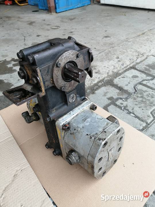 Przekładnia rozdzielcza z dwoma pompami Części do maszyn budowlanych Cieszyn