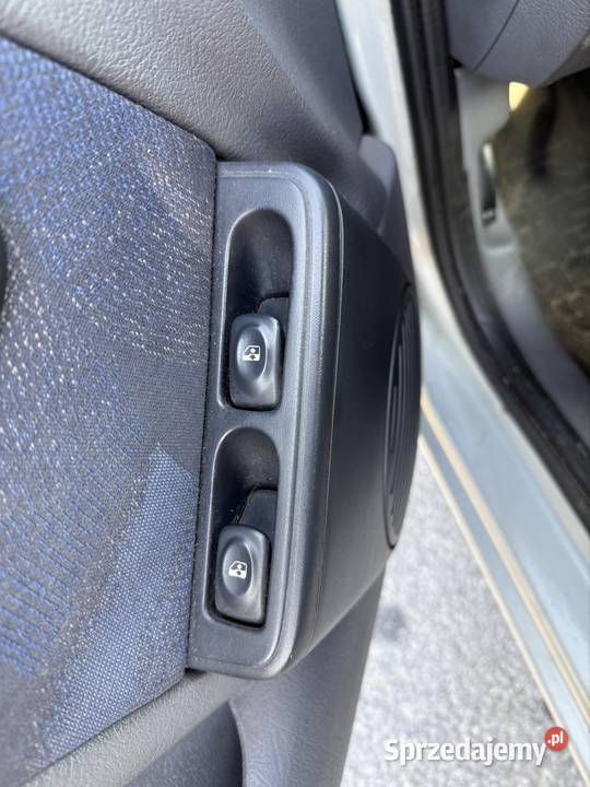 Renault Clio 2000r 12 Benzyn 145 Świeże Opony VAT marża Gliwice