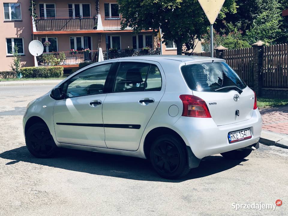 Toyota Yaris II SREBRZYSTY 10 VVTi 69 Krajowy 69KM Przeworsk