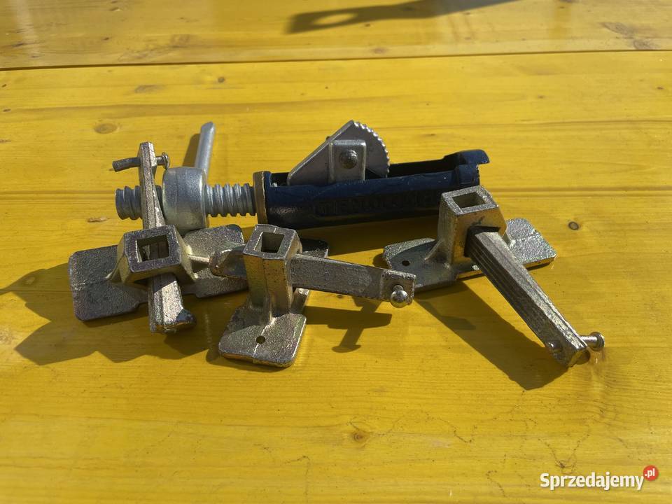 Żabka klinowa szalunkowa zestaw 300 sztuk klucz