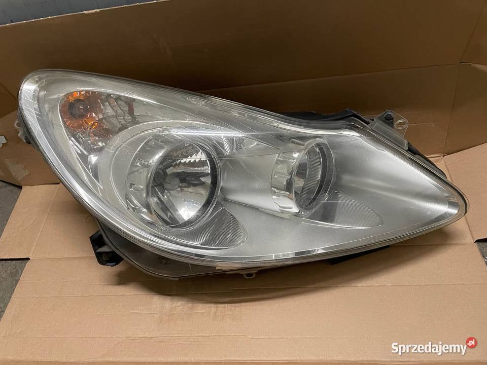 Lampa przednia PRAWA Opel Corsa D 89313305 lampy przednie Czarny Dunajec