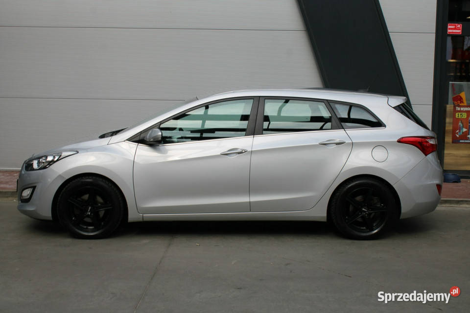 Hyundai i30 Bezwypadkowy bogata wersja światła do jazdy dziennej Gliwice sprzedam