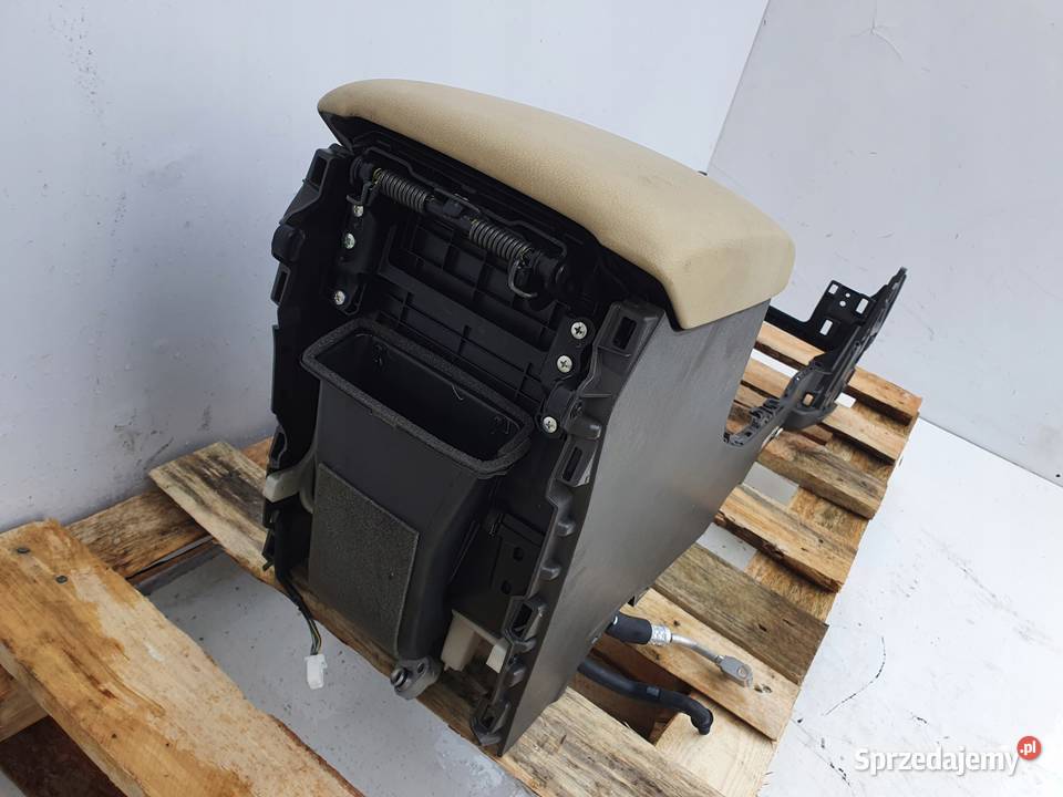 Toyota Land Cruiser 150 PODŁOKIETNIK Z LODÓWKĄ Rudka