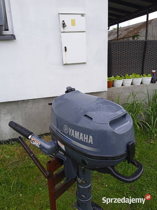 Silnik zaburtowy Yamaha 4 Pływanie Tłuszcz