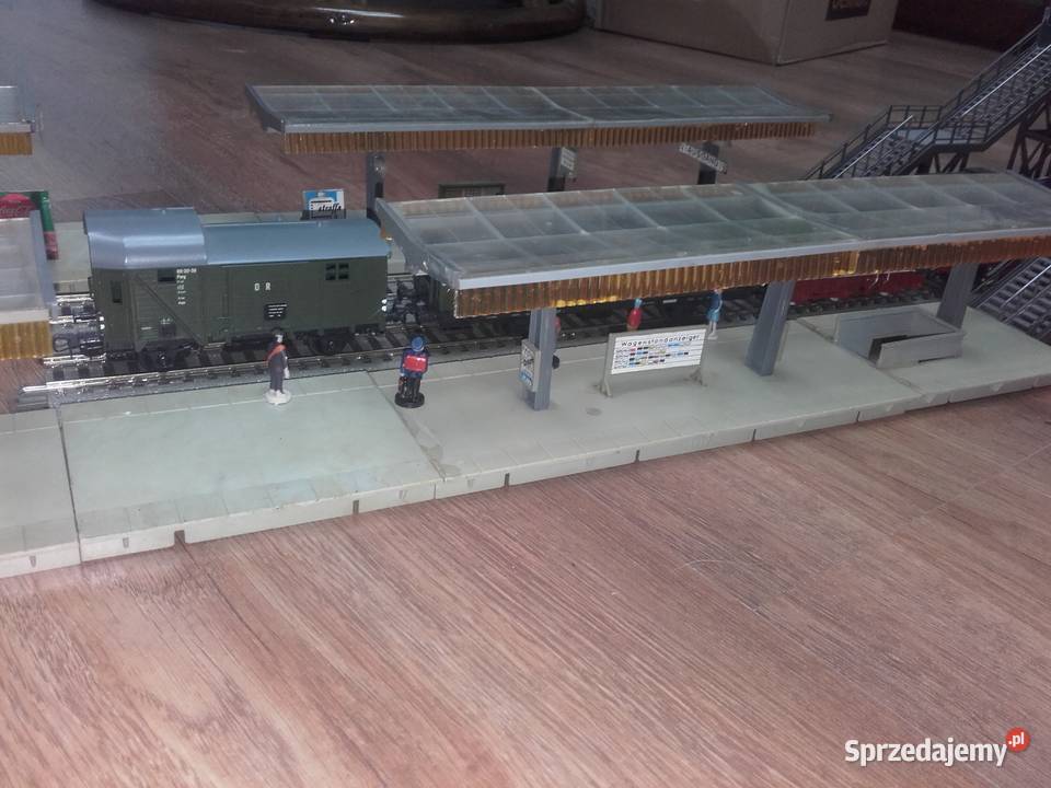 dworzec kolejowy z przejściem pierzych H0 śląskie Będzin