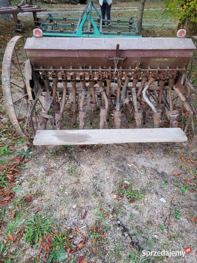 Rozrzutnik obornika 4t ruski nieuszkodzony Zrąbiec sprzedam