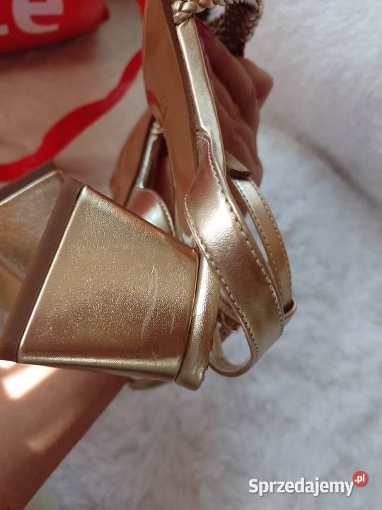 49 ASOS Design Ekskluzywne złote sandałki Sandały i klapki sprzedam