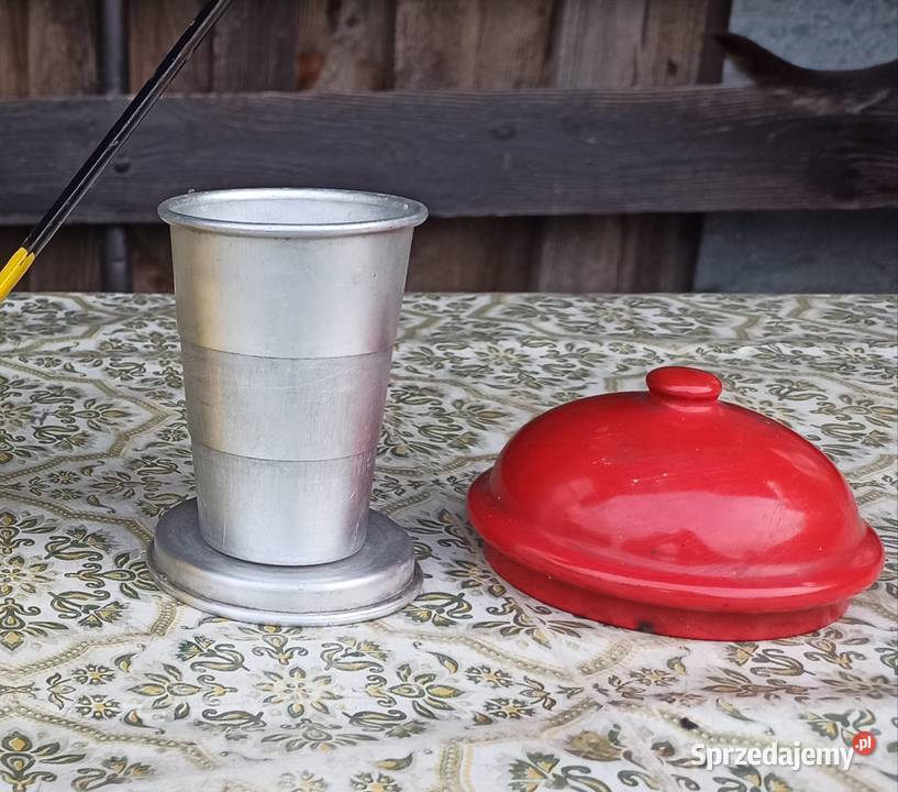 Stary skladany aluminiowy kubek pokrywka kanki Wieluń