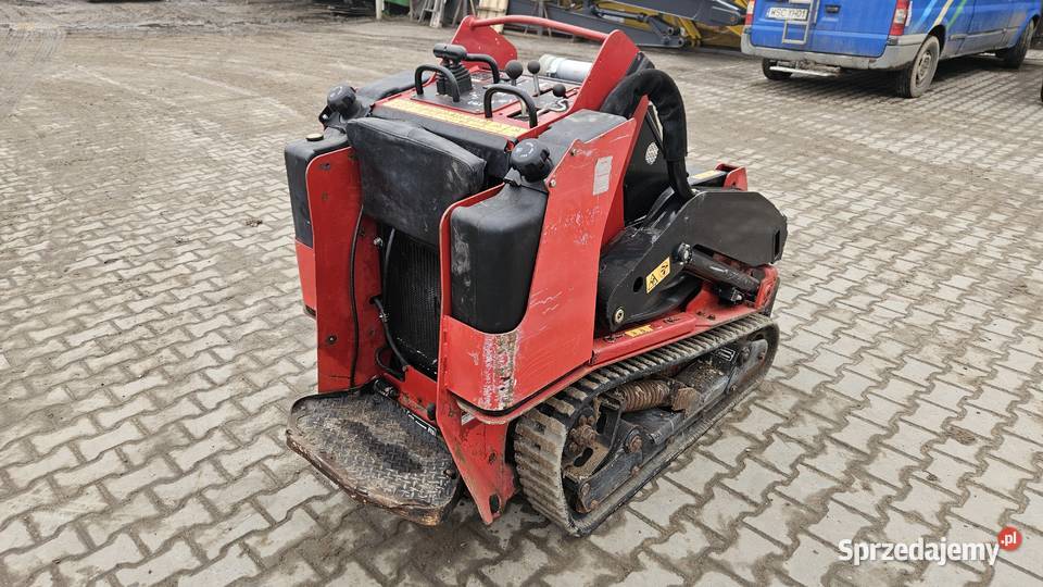 Miniładowarka Toro Dingo TX1000 bobcat ditch