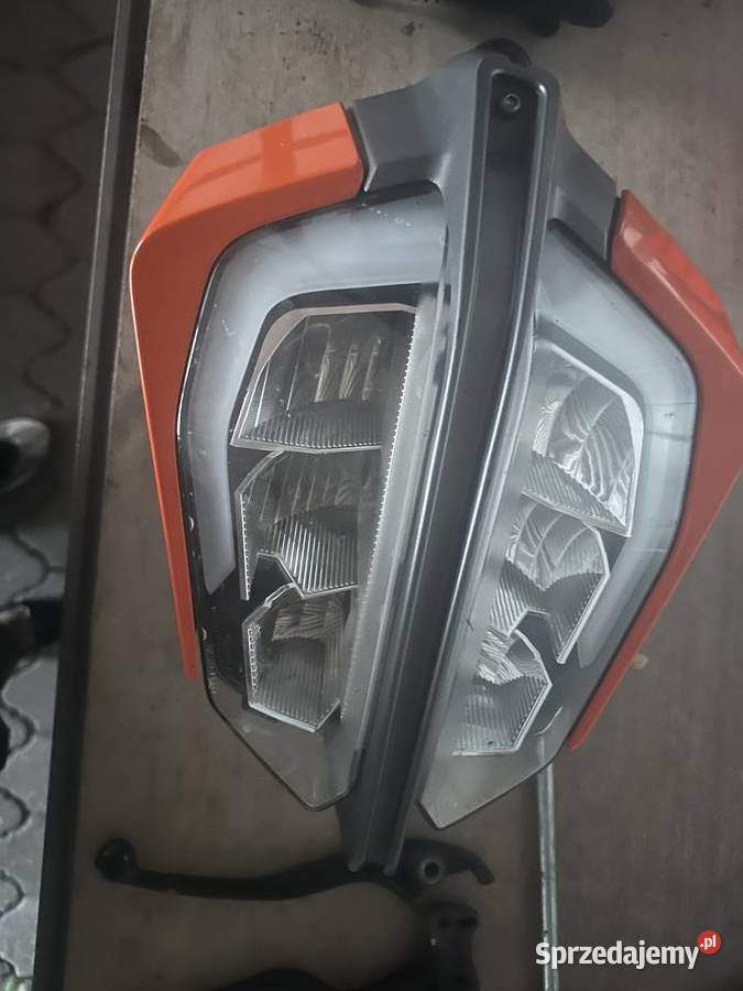 Lampa przednia KTM Duke 125 2019r z owiewkami kujawsko-pomorskie Żnin