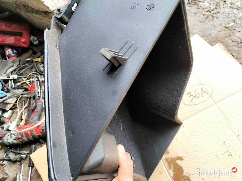 AUDI 80B4 80 B4 SCHOWEK PASAŻERA osobowe Kamień-Kolonia