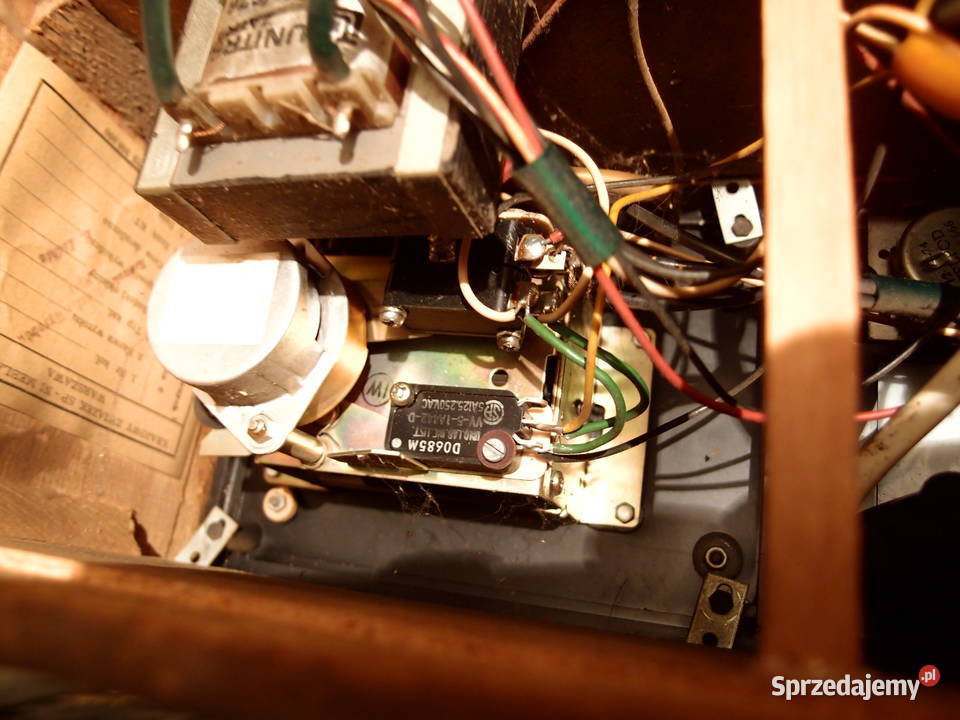 z dawnych lat radio z zegarem Diora Unitra Gong Łódź