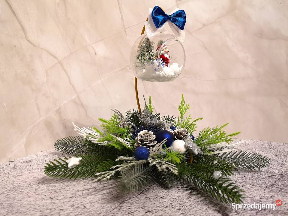 Stroik świąteczny wisząca szklana kula igliwiem Kielce