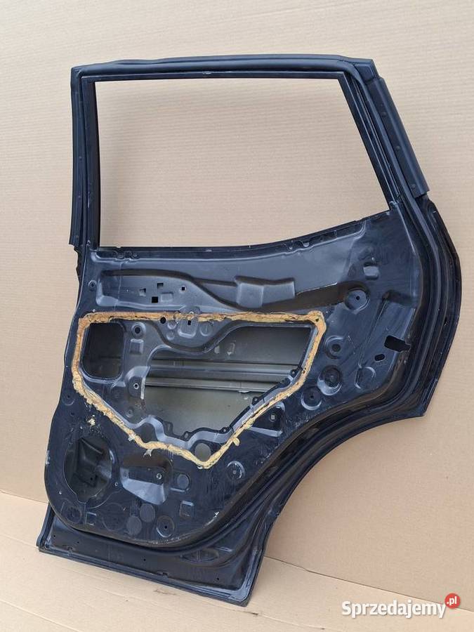 NISSAN QASHQAI II J11 DRZWI PRAWY TYŁ PRAWE osobowe