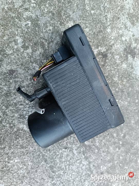 2038000048 Pompka centralnego Mercedes W203 Wał-Ruda sprzedam