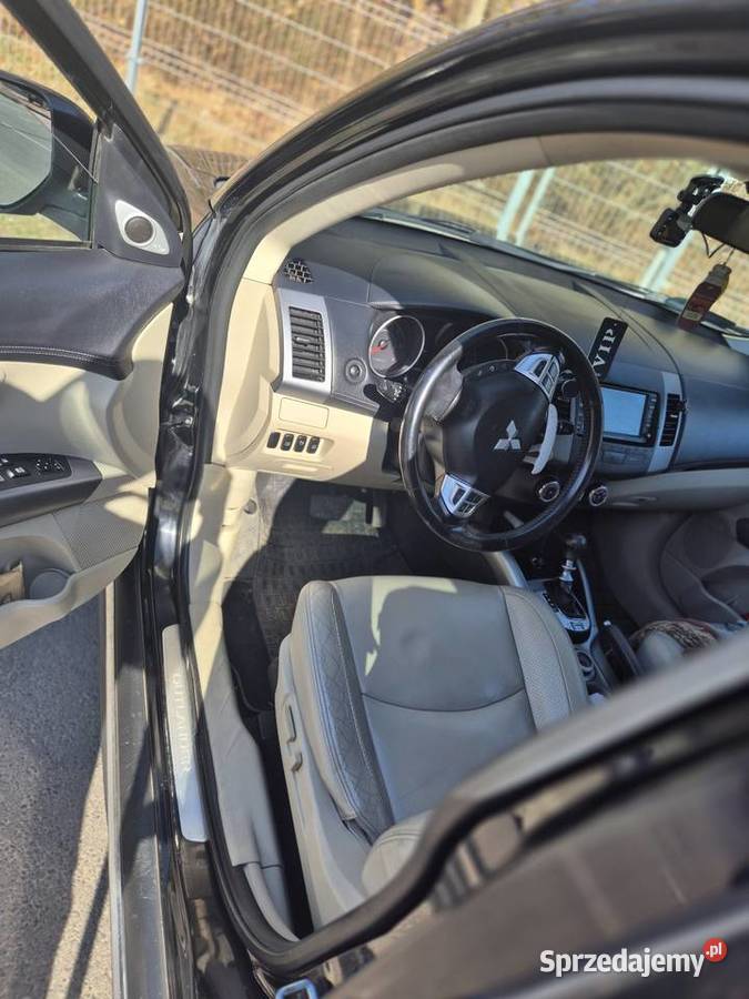 Mitsubishi Outlander 22 DiD 156 super stan Nowogard