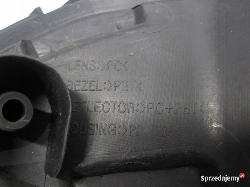 HYUNDAI i40 12r lampa prawa przód ANGLIK