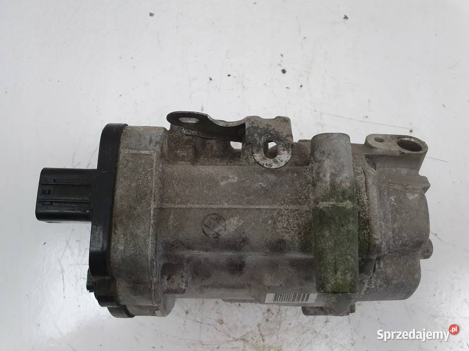 SPRĘŻARKA KLIMATYZACJI Toyota Corolla E21 Części samochodowe sprzedam