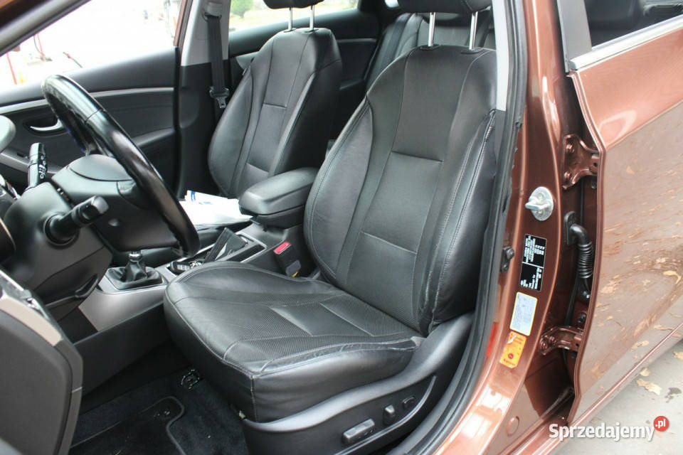 Hyundai i30 OrglakierEdycja limitowana brązowy