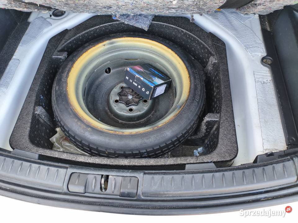 Toyota Auris II 14 D4D kombi stan bezwypadkowy światła przeciwmgielne Andrychów